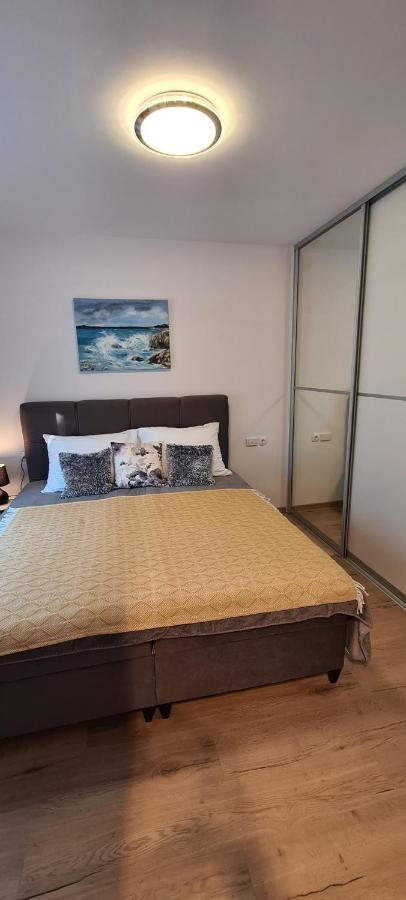Luxury Isabel Apartment *